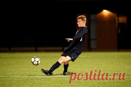 Российский футболист рассказал об отношении к русским в США. Российский футболист американского «Мичиган Старс» Яков Шмелев рассказал об отношении к русским в США. «Иногда какие-то новости мелькают, но я никогда не слышал ничего плохого о России или русских. Причем я говорю не только о футболистах», — заявил Шмелев.Он добавил, что иногда говорит людям на улице о своем происхожде