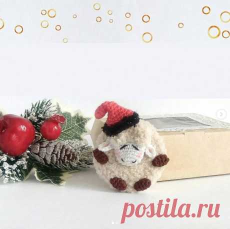 Новогодняя овечка в шляпке