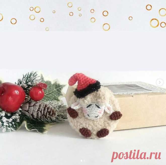 ​Новогодняя овечка в шляпке
