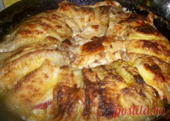 Кабачковый рулет с фаршем