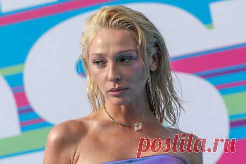 Силовики изъяли записи с камер наблюдения на вечеринке Ивлеевой
текстильные украшения и броши  были....