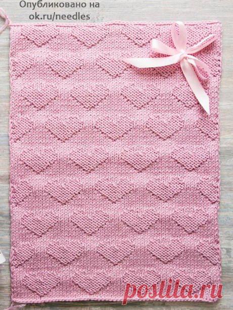 Детские пледы спицами

Вяжутся очень просто: достаточно уметь вязать лицевые и изнаночные петли. Рисунки могут быть любыми.