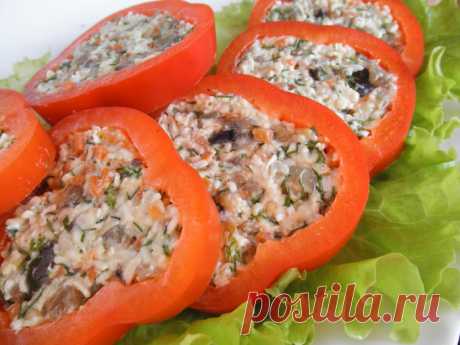 Перец, фаршированный брынзой и овощами