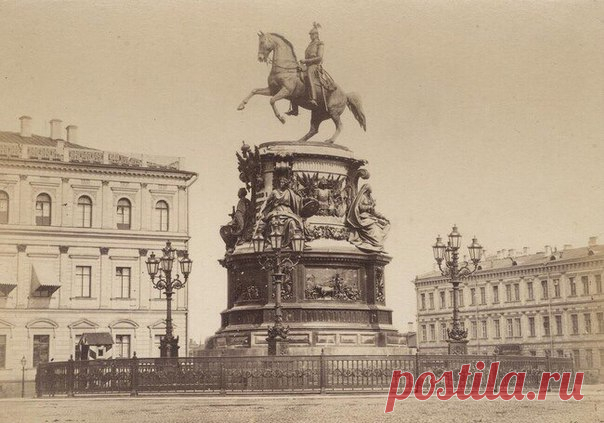 В Сети появились редкие фотографические виды Петербурга XIX столетия из коллекции «Росфото»

Коллекция позволяет не только увидеть отдельные знаковые постройки города на Неве и пригородов такими, какими они были полтора столетия назад: она отражает одни из первых шагов петербургского фотоискусства.

Нарвские триумфальные ворота, «Амур и Психея» в Летнем саду, мост через Фонтанку, Исаакий и Казанский собор, Царское Село и Петергоф, памятник Николаю I и Смольный монастырь — ...