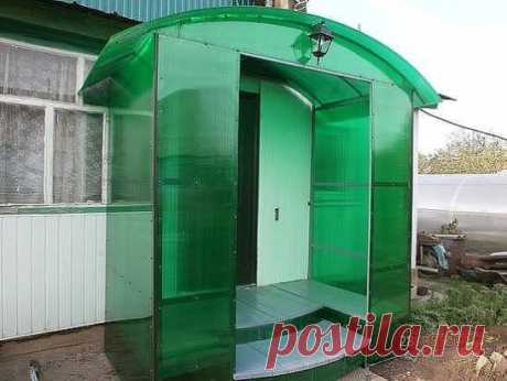 Крыльцо-тамбур из цветного поликарбоната, как Вам идея?