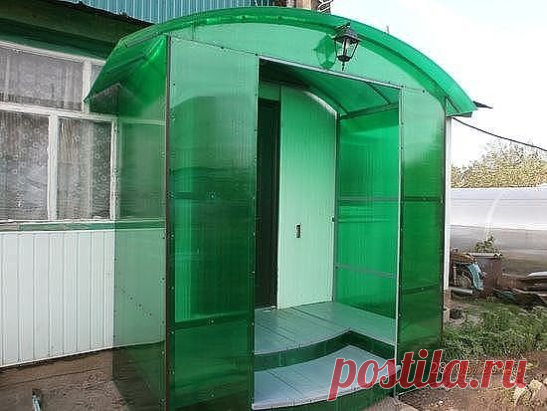 Крыльцо-тамбур из цветного поликарбоната, как Вам идея?