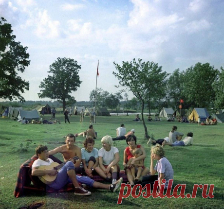 Как, когда и где появился фриланс? https://www.seoded.ru/istoriya/internet-history/freelance.html