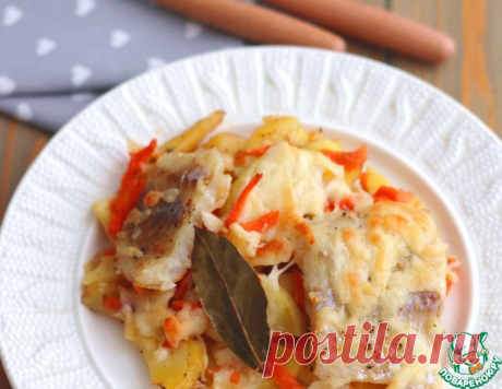 Минтай, запеченный с пряным картофелем – кулинарный рецепт
