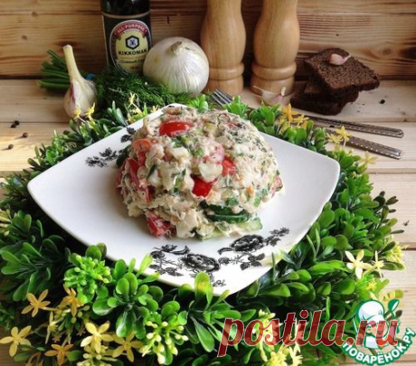 Салат со свежими овощами и консервированной рыбой - кулинарный рецепт