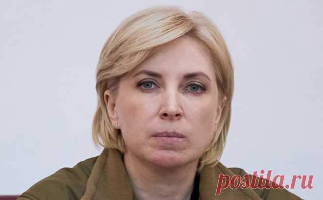 Вице-премьер Украины сообщила об открытии гуманитарных коридоров. Коридоры из Мариуполя в Запорожье, Волновахи в Покровск, нескольких населенных пунктов Киевской области — в Киев и Житомир — заработали в 9 утра 11 марта. Минобороны России обещало открывать коридоры с Украины каждый день
