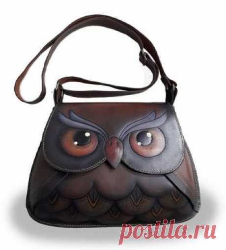 Handbag "owl". Size 27/21 centimeters Handbag owl. Size 27/21 centimeters.Handbag made of genuine leather handmade.This small elegant ladies handbag is made of genuine leather and decorated in modern style.  The picture is handpainted and burned in pyrography technique.  The shoulder strap is made from genuine leather and is