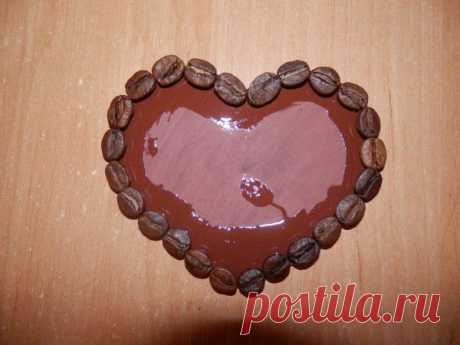 Магнит-сердце из кофейных зерен