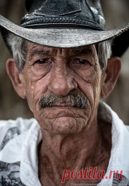 Портрет пожилого мужчины из провинции Пинар-дель-Рио, Куба. Фотограф – Арсений Герасименко: nat-geo.ru/community/user/49941/.