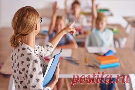 Учительница младших классов тайно снималась в порно и попалась из-за анонимного доноса