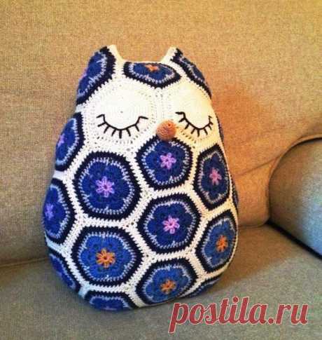 Милая и забавная — подушка-сова