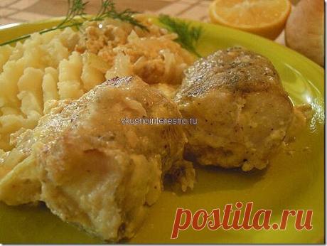 рыба хек с луком в сметанном соусе с фото | Вкусно приготовить самим