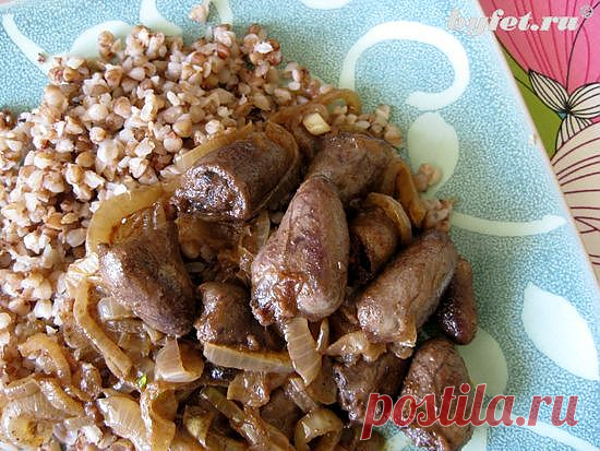 Куриные сердечки, тушеные в вине.