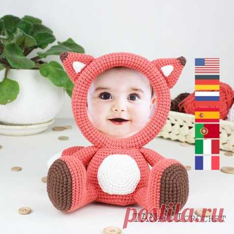 Crochet Pattern of Photo Frame FOX (Tutorial PDF file) This is a crochet pattern (PDF file) NOT a finished Photo Frame you see on the photos!  This pattern is available in: English (US crochet terms) Russian Deutsch Español Português Italiano Française  SKILL LEVEL: EASY Photo Frame FOX – size 19 cm (7,5 in), if using sport weight yarn