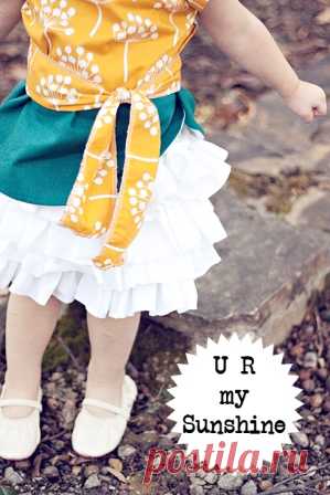 Солнечное платье с рюшами