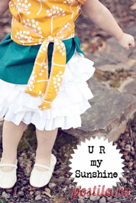 Солнечное платье с рюшами