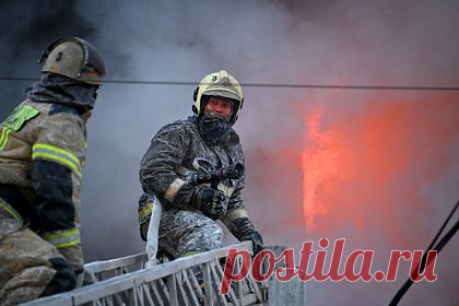 В МЧС рассказали об опасности деревянных многоэтажек. Фасады многоэтажных деревянных домов могут оказаться неустойчивыми к огню. Такие опасения высказал главный государственный инспектор Российской Федерации по пожарному надзору, замминистра МЧС Анатолий Супруновский на Петербургском международном экономическом форуме (ПМЭФ).