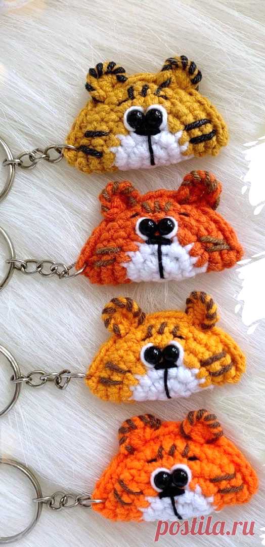PDF Брелок "Тигровая долька" крючком. FREE crochet pattern; Аmigurumi animal patterns. Амигуруми схемы и описания на русском. Вязаные игрушки и поделки своими руками #amimore - тигр, маленький тигрёнок, котик, кот, кошечка, кошка, котенок.