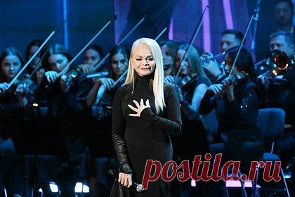 В окружении Долиной заявили о бот-атаках на имя певицы