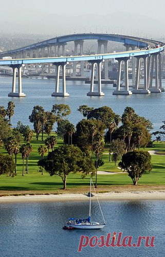 Coronado Bridge, San Diego, California
от pilz8   |  Pinterest • Всемирный каталог идей