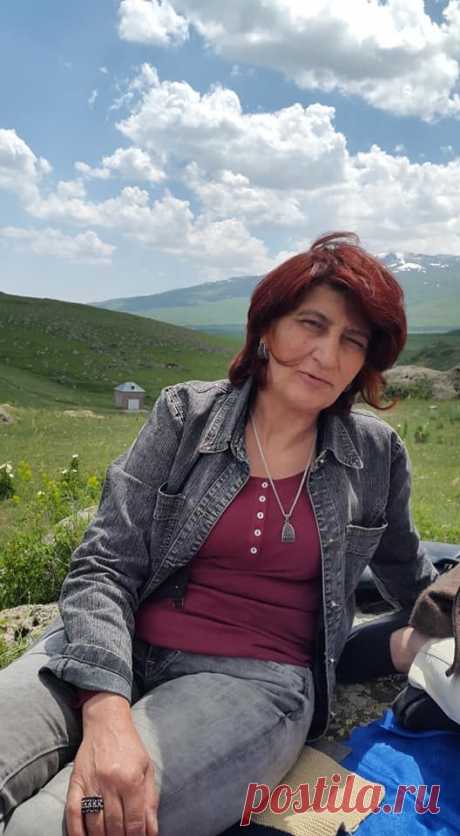 Բնությունն ու դու....🍀
Հաճելի ու հիշարժան օր...հայրենի իմ չքնաղ բնաշխարհի գրկում, ակամա ձուլվում ես քեզ դեպի իրեն ձգող բնության հեր,ներդաշնակվում ու դառնում մի ամբողջություն: