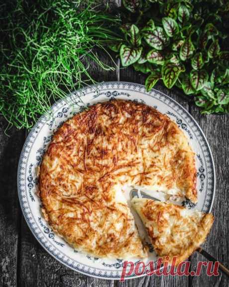 Большой а-ля драник с сыром и чесноком