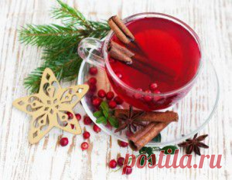 Новогодний пунш из ягод с корицей