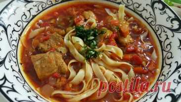 Лагман Ингредиенты: Говядина или баранина - 0,5 кг. Тонкая длинная лапша или спагетти - 0,5 кг. Лук репчатый - две шт. Морковь - две шт. Картофель две шт. Перец сладкий болгарский. Чеснок - три зубчика Зелень...