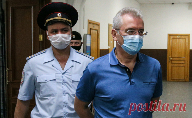 МВД связало дело экс-губернатора Белозерцева с контрактами по COVID. Среди эпизодов уголовного дела о взятках против бывшего губернатора Пензенской области Ивана Белозерцева и бизнесмена Бориса Шпигеля есть и связанные с махинациями при организации борьбы с пандемией COVID.