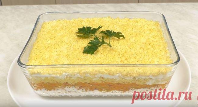 Салат с Курицей и Корейской Морковкой Рецепт Слоями Салат с курицей и корейской морковкой рецепт слоями. Блюдо получается праздничным и очень вкусным. Готовится салатик легко.
