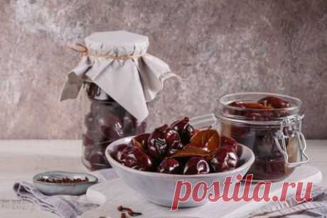 Маринованный чернослив с чесноком на зиму