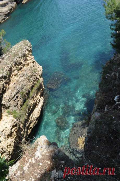 St,Stefan-rock's beach