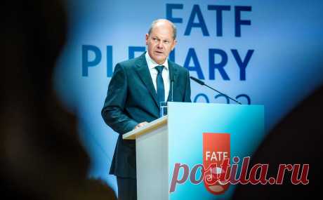 Bloomberg узнал о призыве России не включать ее в черный список FATF. Группа разработки финансовых мер борьбы с отмыванием денег (FATF) может рассмотреть вопрос о включении России в черный список. Москва предупредила десятки своих партнеров о негативных последствиях такого решения, пишет агентство