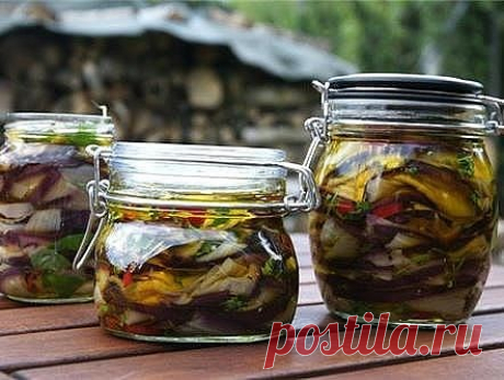 Закуска острая с баклажанами.