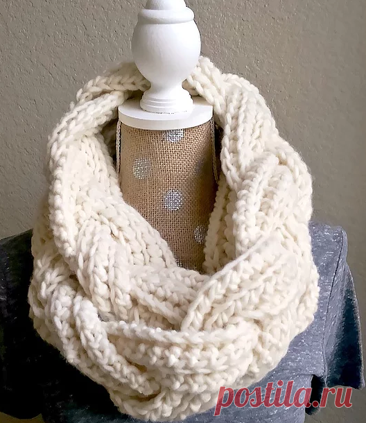 Braided Infinity Scarf | The Snugglery | A Place for Yarn Lovers