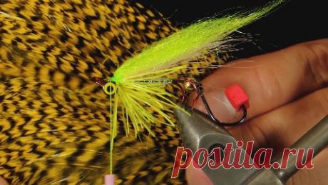 Донная нахлыстовая приманка, хорошо зарекомендовавшая себя в ловли хищных
рыб в реках нижнего Дона.Мушку Интрудер можно отнести к стримерам. На нее удобо
ловить хищника нахлыстом в придонном слое. Развернутое к
верху жало крючка на гибкой сцепке гарантированно в разы снижает
количество зацепов.Попробуйте связать свой Интрудер.