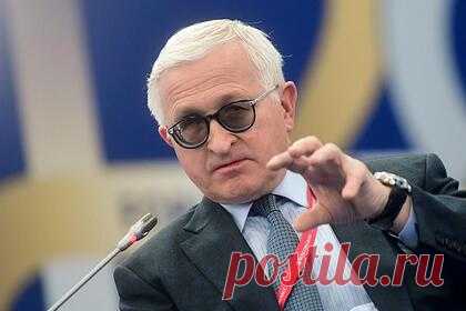 Российским властям предложили определить «параметры дойки» бизнеса. Бизнес готов платить в бюджет больше налогов, но компании боятся, что без фиксации договоренностей государство может в дальнейшем использовать другие механизмы изъятия сверхдоходов, в том числе экспортные пошлины. Об этом заявил глава Российского союза промышленников и предпринимателей (РСПП) Александр Шохин.