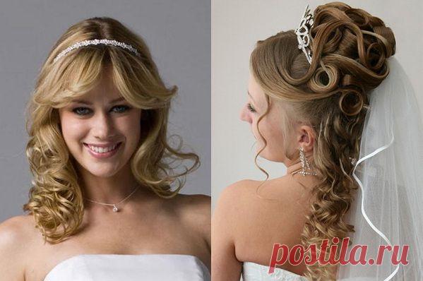 Прически с использованием заколок, декоративных цветов, бижутерии. Шпильки, цветки, заколки и банты, палочки и цветные ленты — вот неполный список предметов, при помощи которых вы сможете создать неповторимую, очаровательную, а главное — ВАШУ прическу. Мы поможем вам не заблудиться в дебрях аксессуаров и украшений для волос