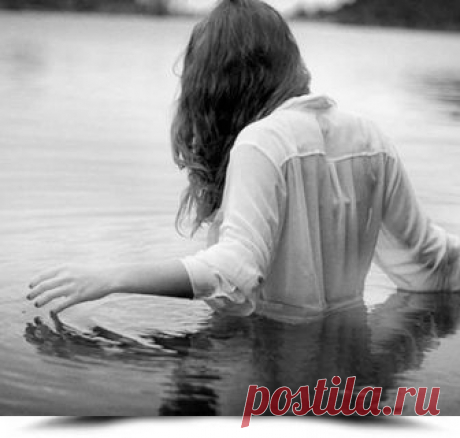 «ДУХОВНОЕ ОПЬЯНЕНИЕ» 

Встречаясь с трудностями становления отношений, женщины часто винят себя в недостатке уверенности, мечтают, чтобы кто-то научил легко и быстро получать желаемое. Запрашивают социум, как научиться так воздействовать на мужчин, чтобы получать все и сразу, и по высшему разряду. И «учителя» находятся. Их много. Это целая индустрия. 

5 простых способов выйти замуж… сделать из мужчины миллионера… получать дорогие подарки… стать счастливой… И верится, что ...