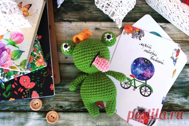 PDF Фиона мини лягушка крючком. FREE crochet pattern; Аmigurumi animal patterns. Амигуруми схемы и описания на русском. Вязаные игрушки и поделки своими руками #amimore - Лягушка, лягушонок.
