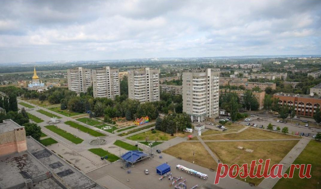 Зачем делать завещание, когда теперь можно заключить договор: расскажу, в чем выгода

 

Долгое время дилемма «как лучше передать имущество по наследству» ограничивалась лишь двумя возможными вариантами — оформить завещание либо дарственную.

Однако времена изменились, и теперь, принимая решение по столь важному вопросу, как наследство, стоит рассмотреть такой документ, как наследственный договор.