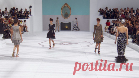 Показы и коллекции Prêt-à-porter и аксессуары - CHANEL ШАНЕЛЬ