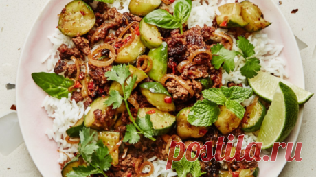 Жареные огурцы с говядиной. Попробуйте, это вкусно | Вилка.Ложка. Палочки | Яндекс Дзен