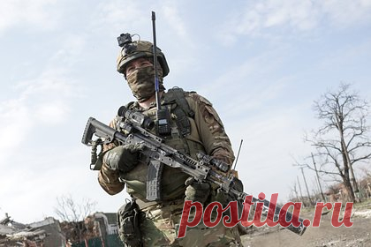 Российские военные практически полностью зачистили промзону в Артемовске. Врио главы Донецкой народной республики (ДНР) Денис Пушилин сообщил, что российские военные практически полностью зачистили промзону Артемовского завода по обработке цветных металлов (АЗОМ) в Артемовске. По его словам, бойцы частной военной компании (ЧВК) «Вагнер» создали невыносимые условия для украинских солдат.