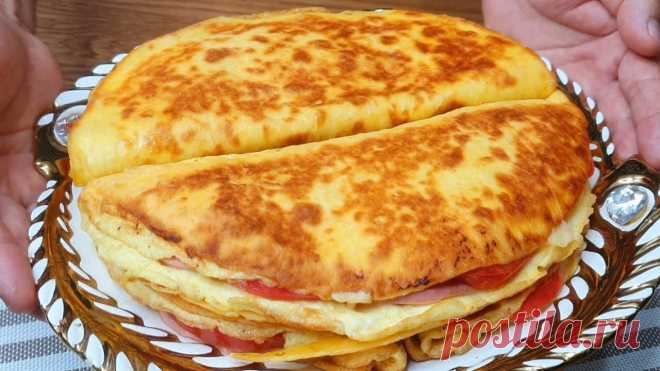 Завтрак для ленивых за 5 минут! Вкусный, быстрый завтрак на скорую руку! Рецепт завтрака! Вкуснотище Ингредиенты:Рецепт для одной порцииЯйцо 2штСоль, перец по вкусуМасло растительное 20млТортилья(лаваш) 1штСыр 20гКолбаса варёнаяПомидоры Сливочное масло 10г