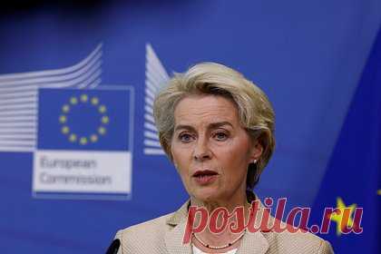 Евросоюз огласил предложение по новым антироссийским санкциям. Глава Еврокомиссии Урсула фон дер Ляйен огласила предложение по новым санкциям в отношении России. В частности, в новый пакет ограничений она предложила внести запрет на экспорт авиационной техники, электронных компонентов и ряда химических веществ. Также пакет санкций заложит основу для ограничения цен на нефть.